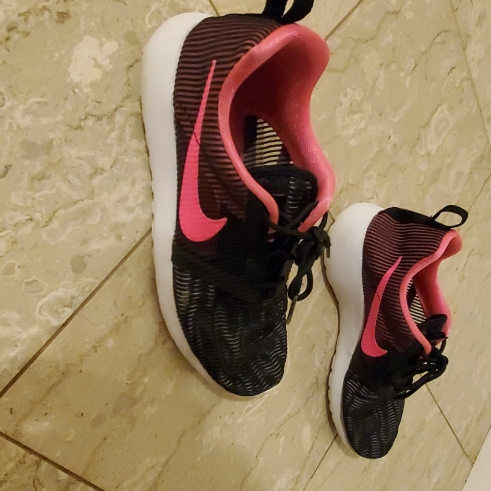 Girls youth sneaker